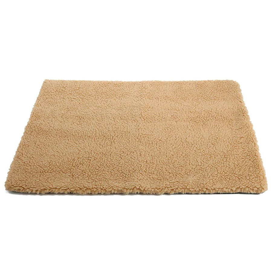 Self-Heating Pet Pad for Dogs and Cats, Soft Faux Fur, Portable and Washable Mat