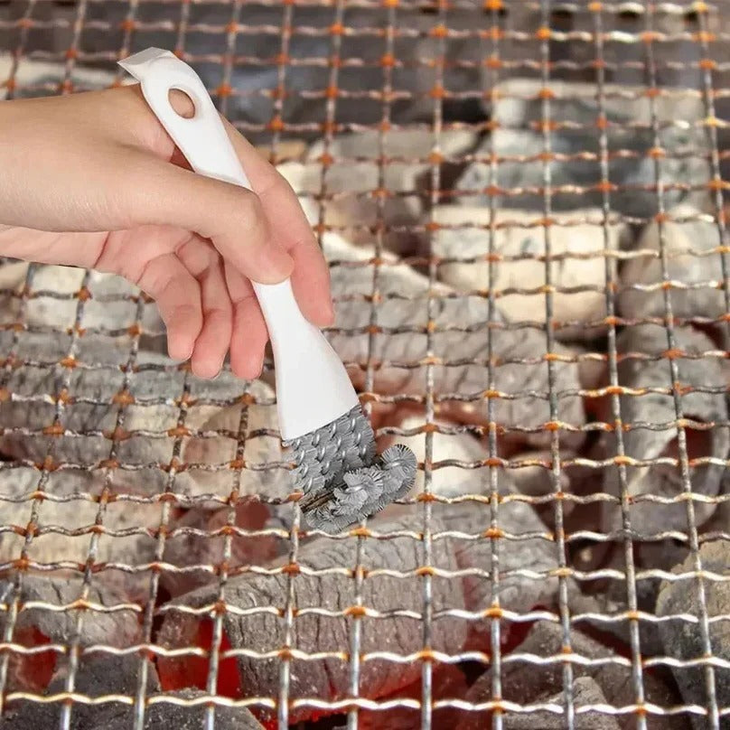 2-in-1 V-Shaped Grill Brush with Scraper