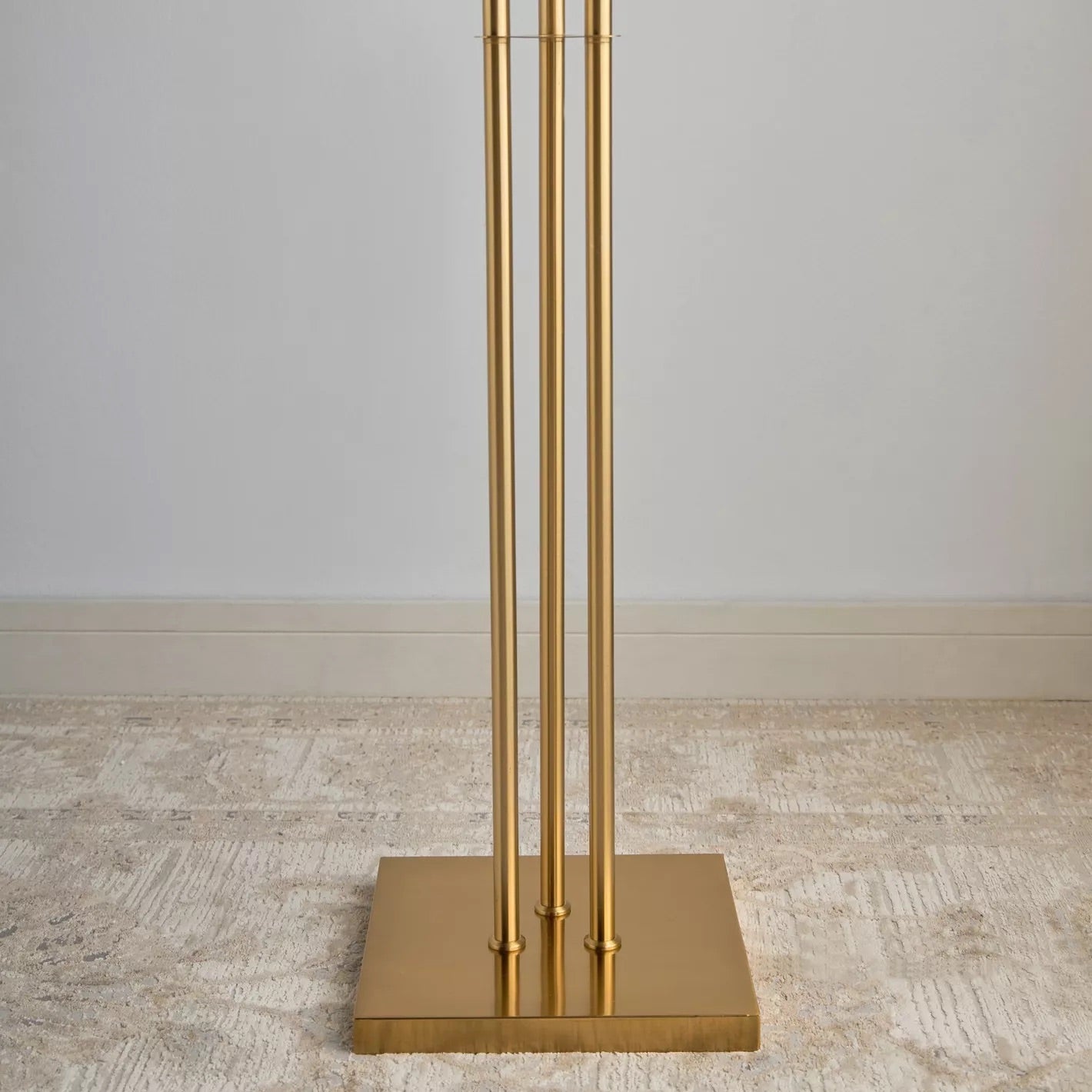 Druva Golden Metal Floor Lamp, 172cm