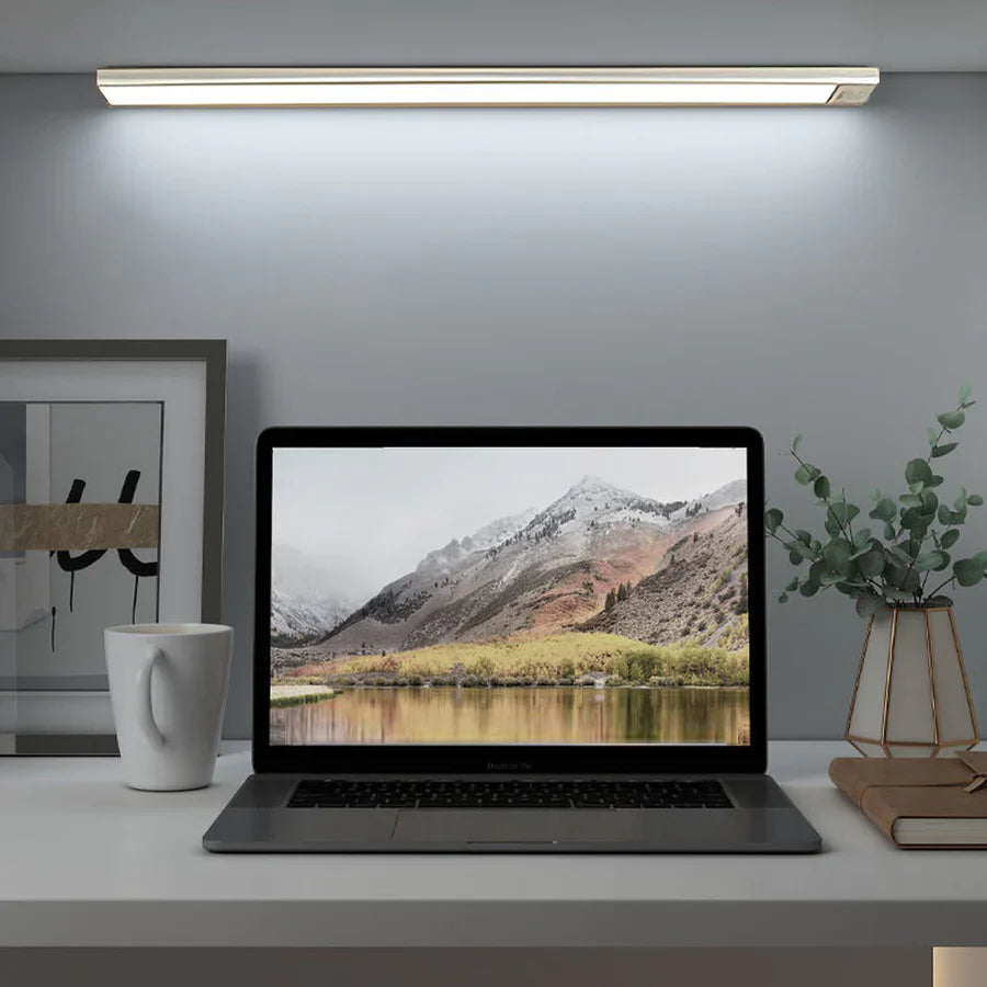 Slim Motion Sensor Light with Adjustable Color Temperature and Magnetic Mount
