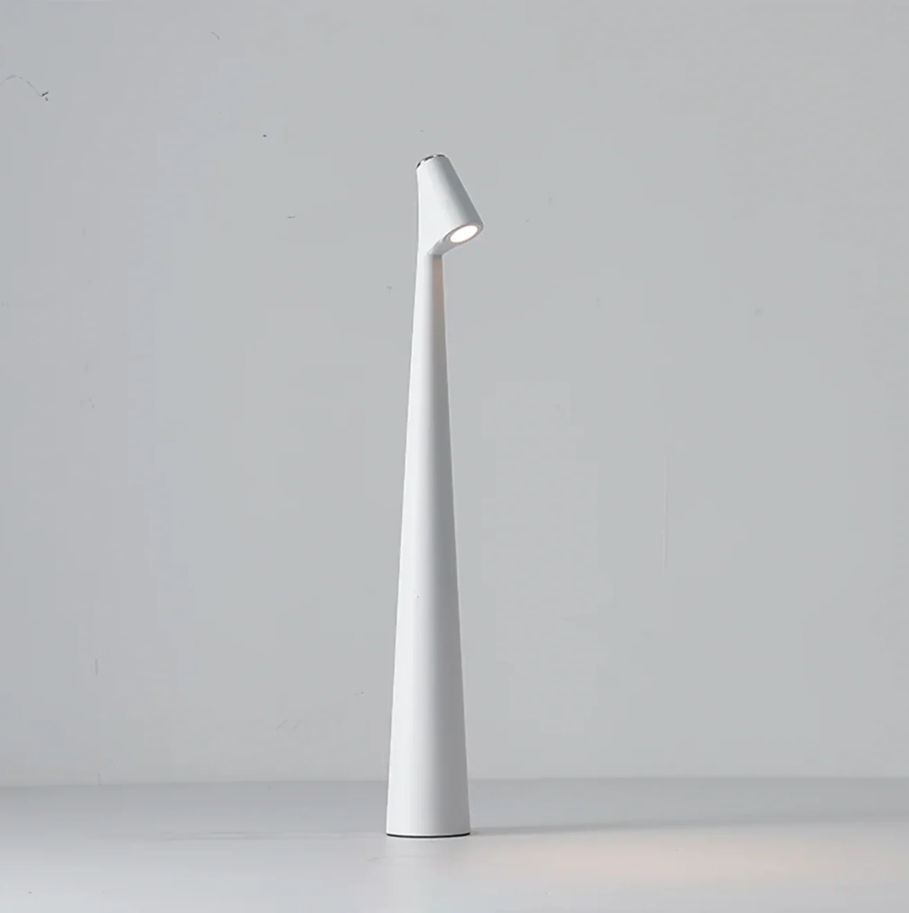 Rechargeable Table Lamp with Touch Dimming and Color Temperature Control, IP54